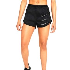 Nike Luxe Running Run Division 3 inch Shorts medium